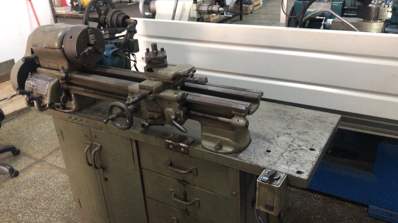 Torno de Bancada.jpg